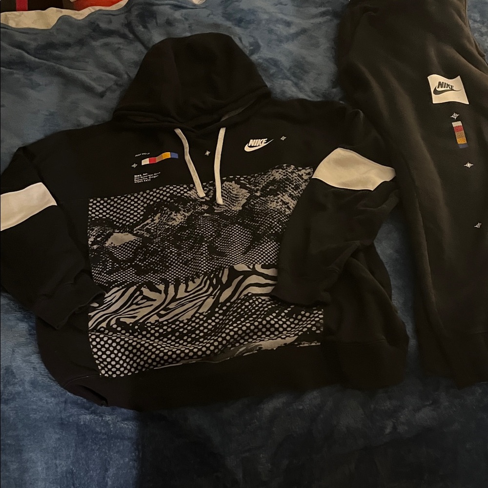 Nike Graphic Men's Hoodie with matching pants authentic XXL